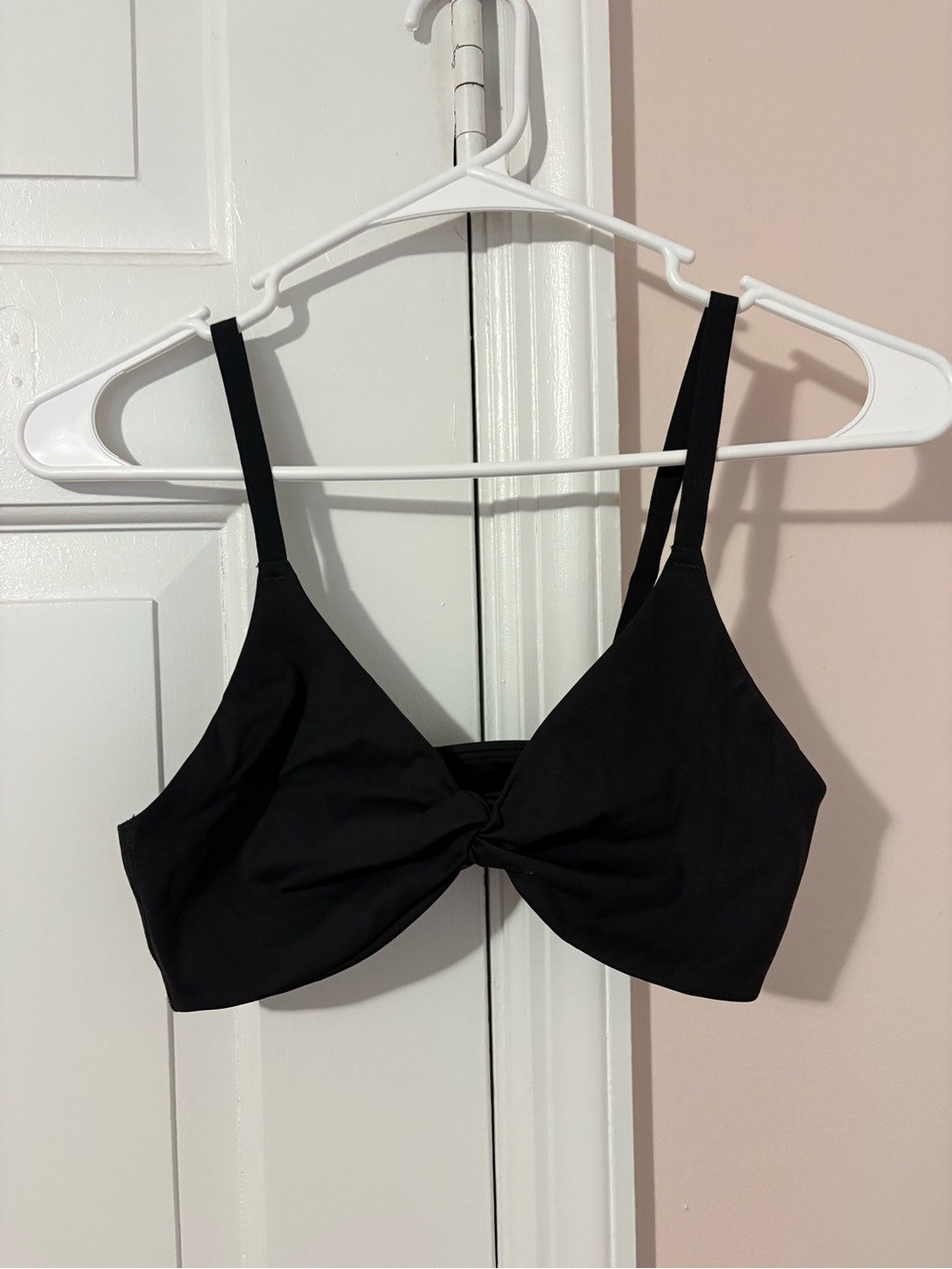 Gymshark Black Twist-Front Bralette